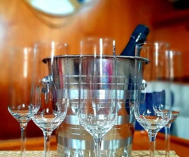 Bådhotel Velero Babu *